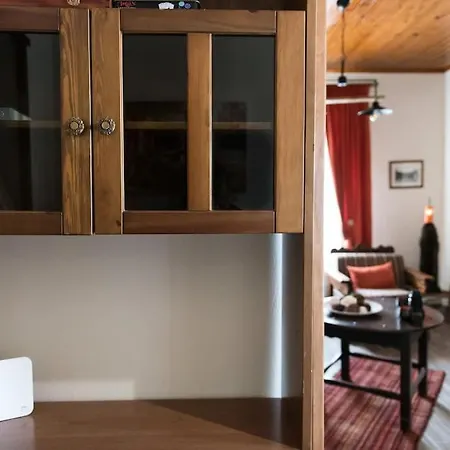 Makrigiannis Home, Hotel